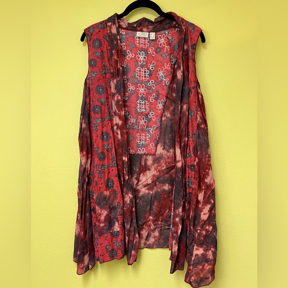 LOGO by Lori Goldstein Red and Black Sleeveless Top